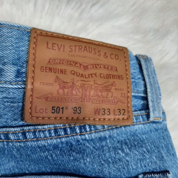 Levi's 501 Man's Blue Straight Legs Fly Buttons Distressed W33/L32 Denim Jeans - Picture 12 of 12